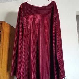 Velvet tunic with wine in color